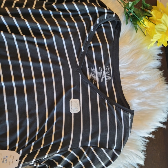 NWT Time and Tru maternity top - Picture 10 of 14